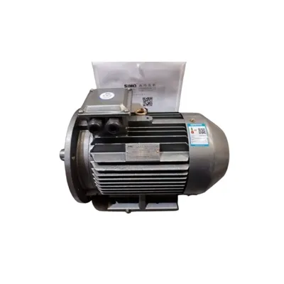 L'application de haute tension à un moteur à basse tension-entraîne des consé...